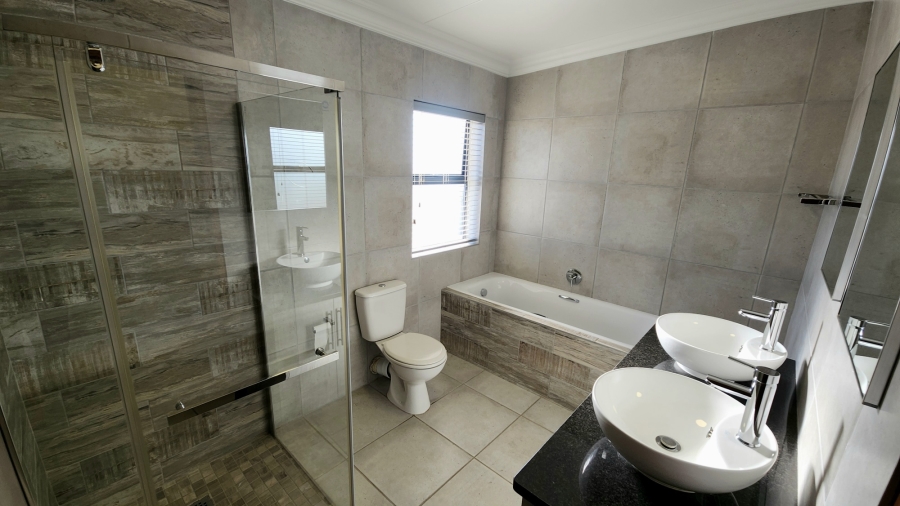 4 Bedroom Property for Sale in Hartenbos Heuwels Western Cape